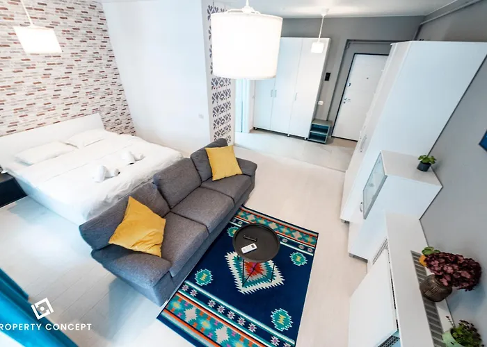 Central Residence Apartment 718