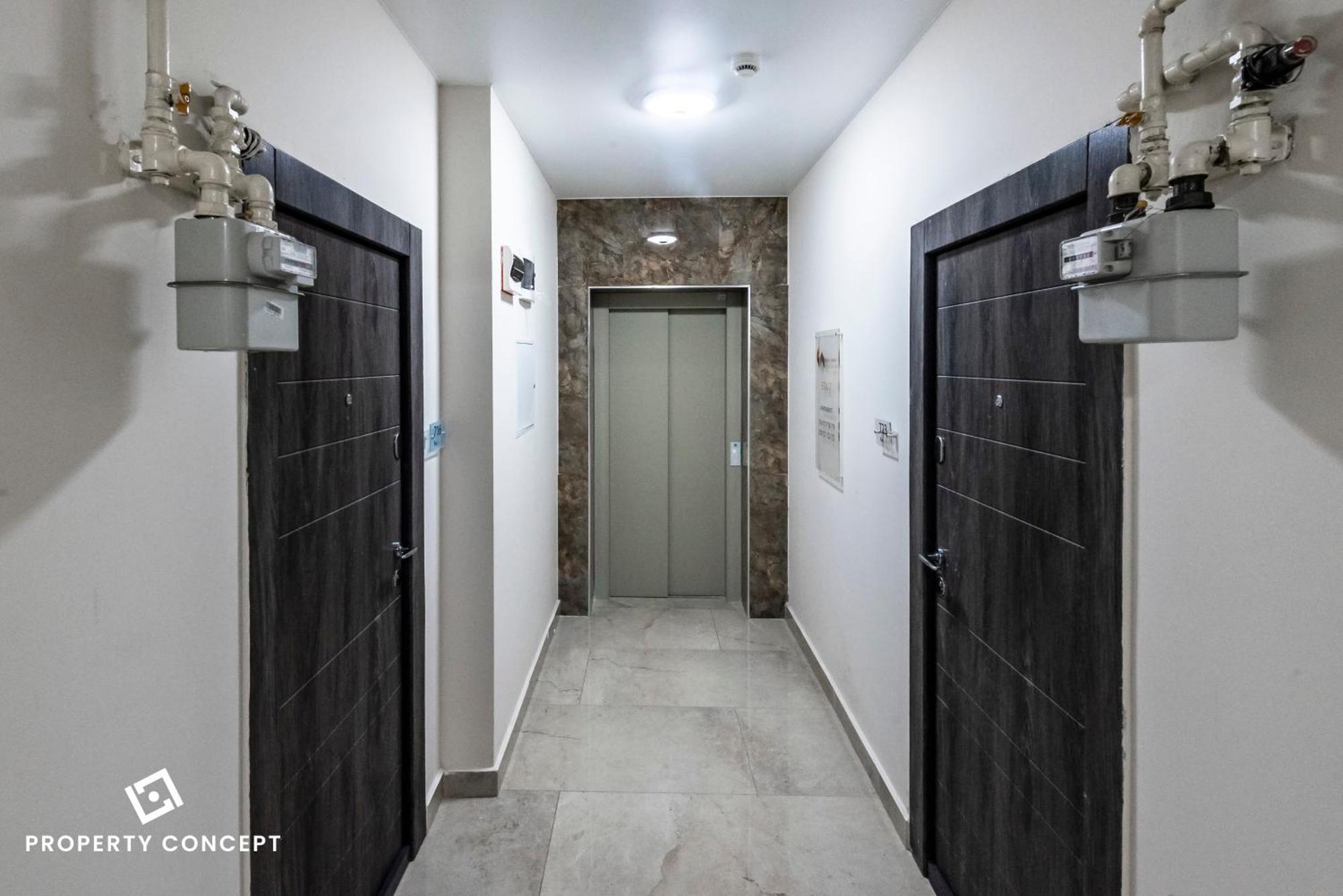 718 Apartament
