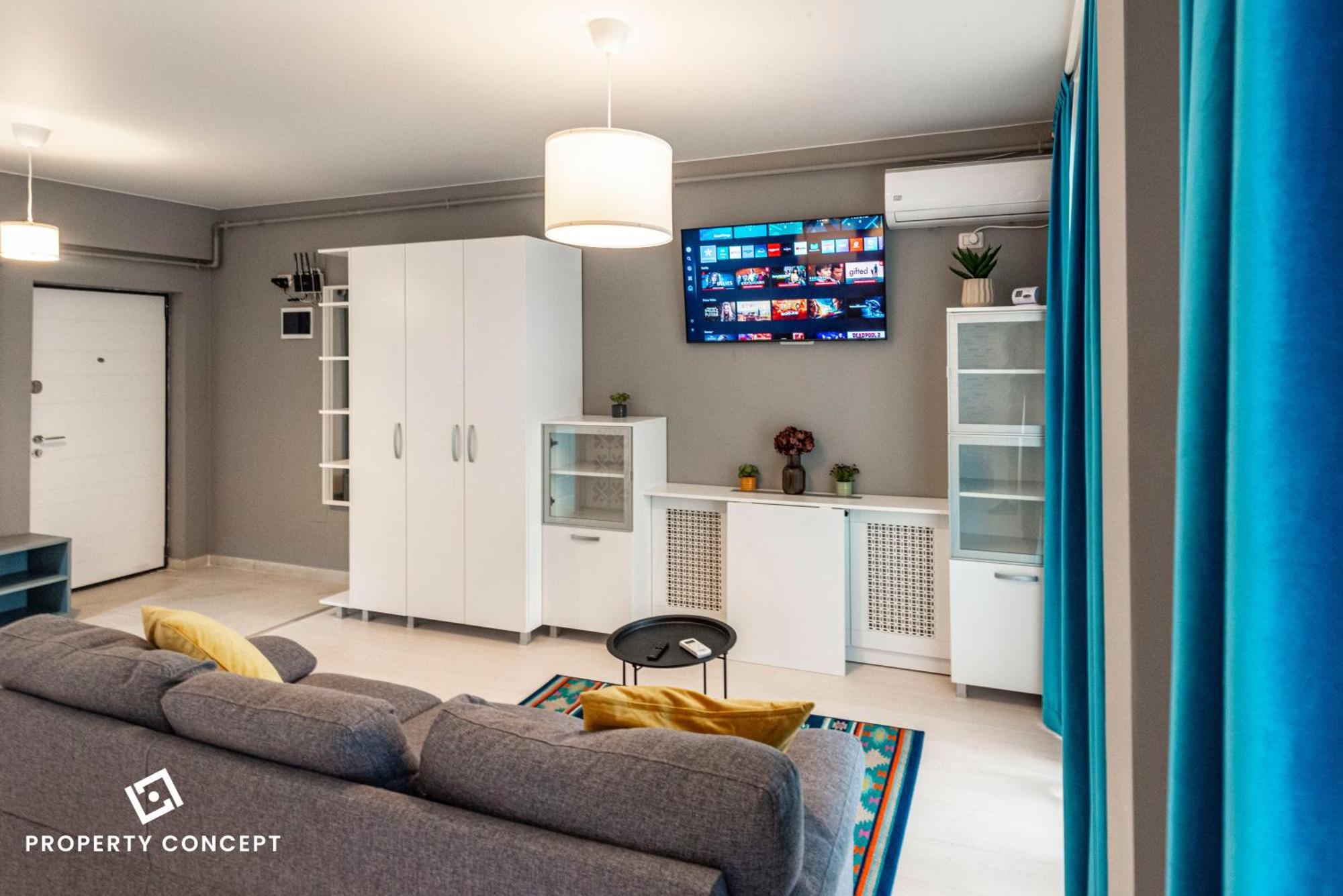 Apartament 718 *